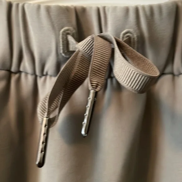 Lululemon skirt NWOT!